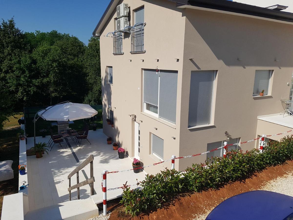 Zagar Apartment Пореч Экстерьер фото