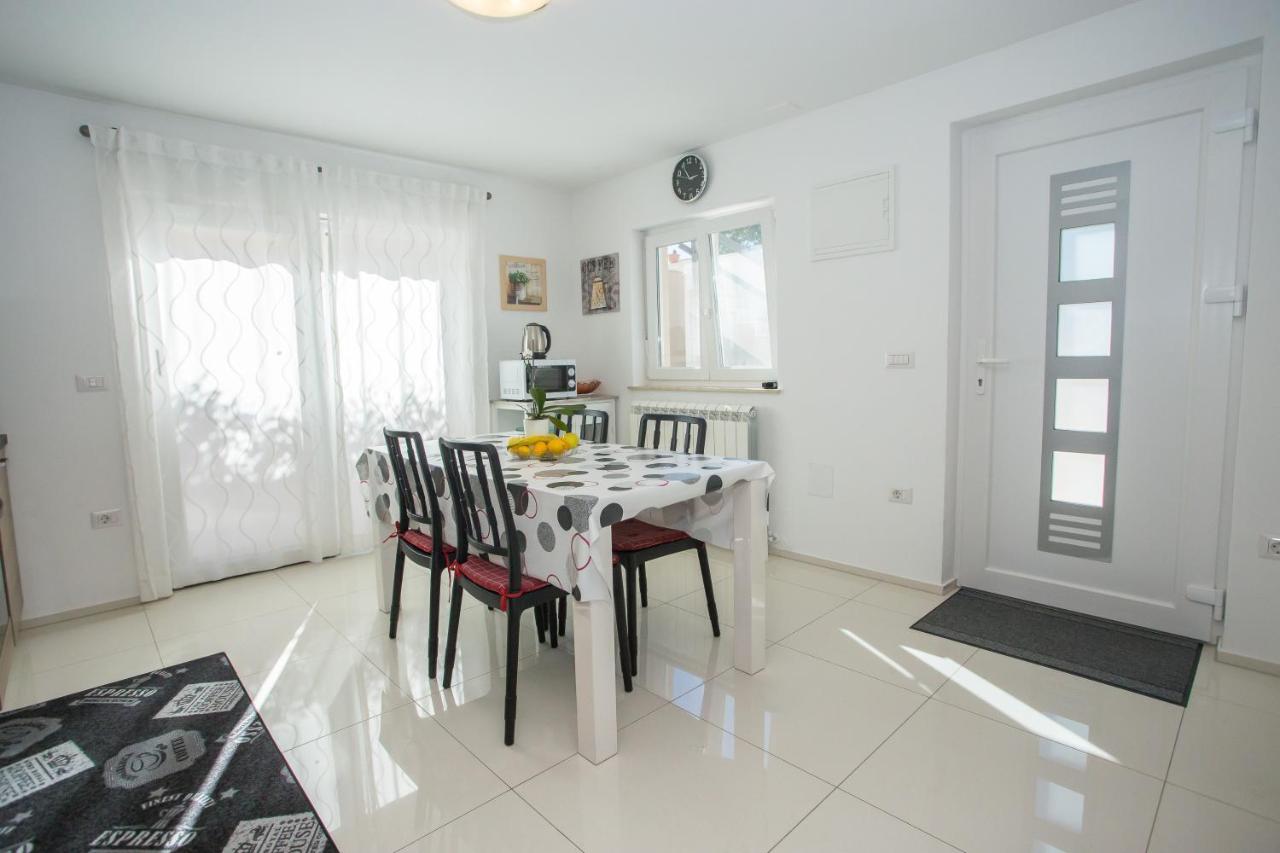 Zagar Apartment Пореч Экстерьер фото