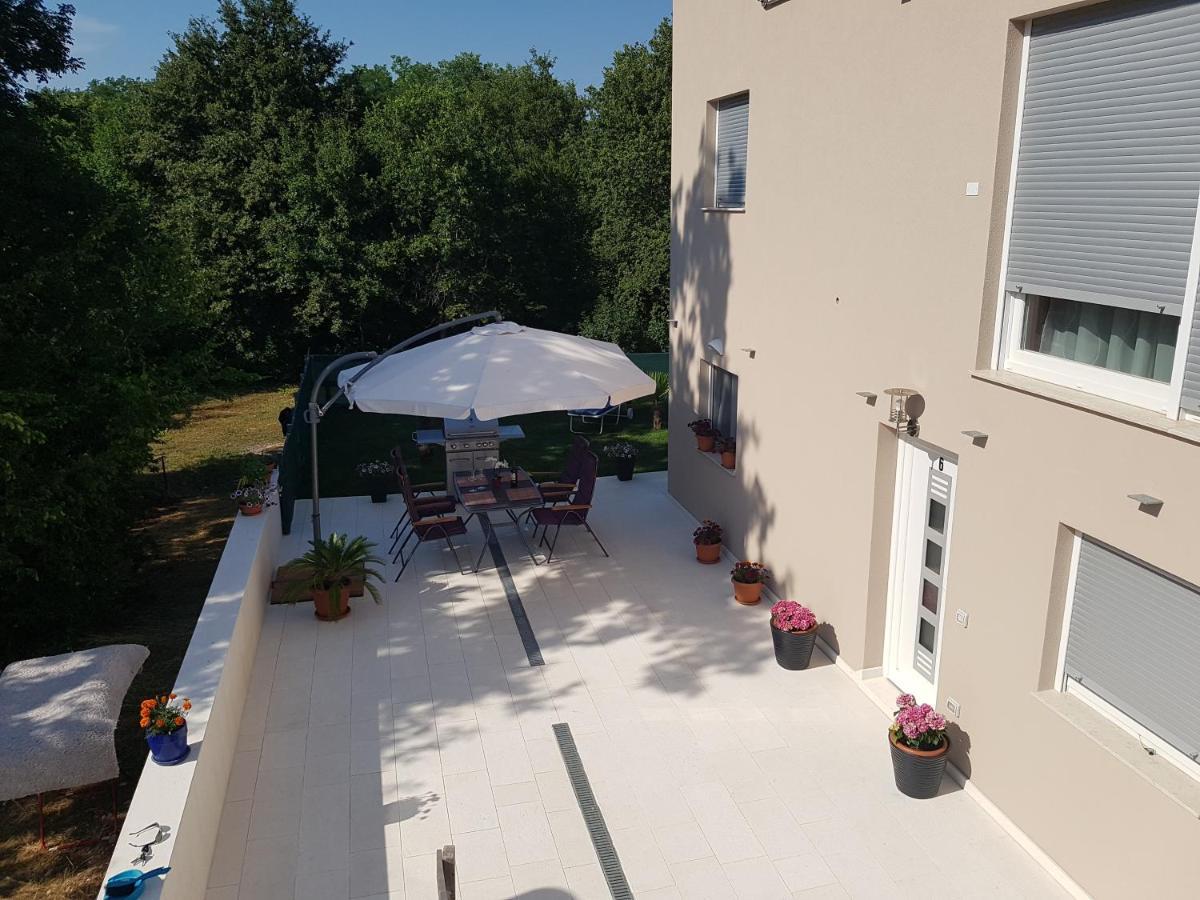 Zagar Apartment Пореч Экстерьер фото